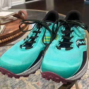 Saucony Teal and Black Running Shoes